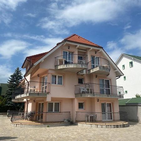 Abigel Apartmanhaz Balatonfured Luaran gambar