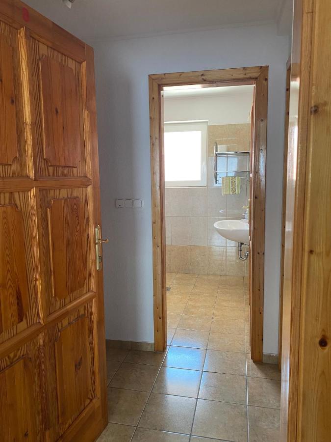 Abigel Apartmanhaz Balatonfured Luaran gambar
