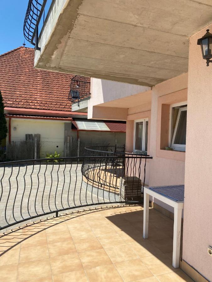 Abigel Apartmanhaz Balatonfured Luaran gambar