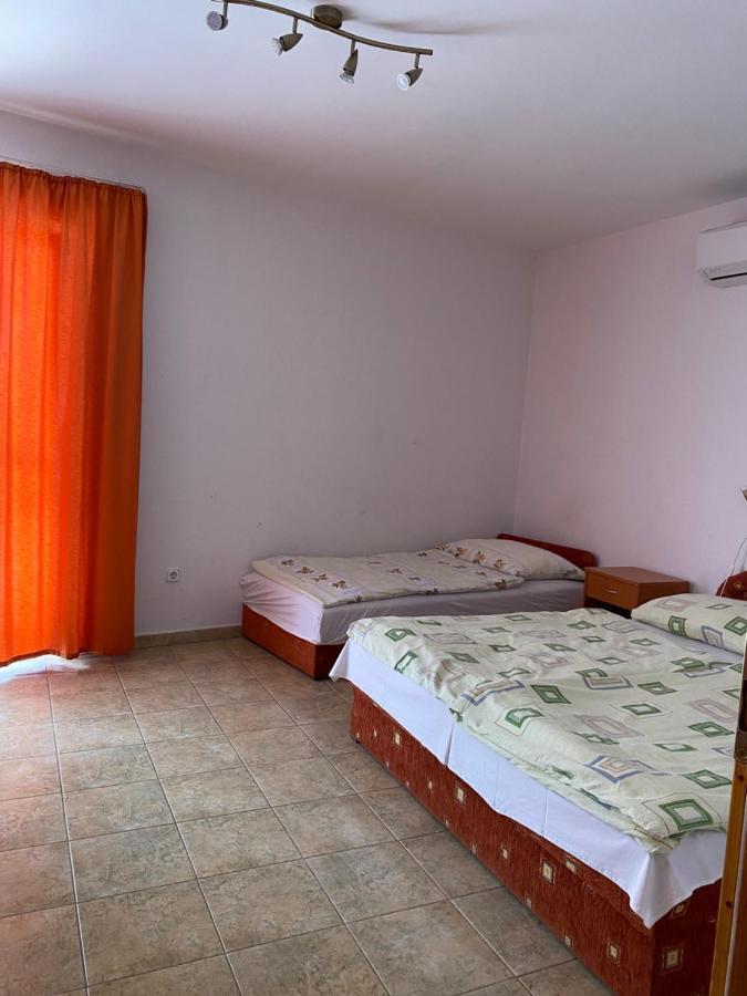 Abigel Apartmanhaz Balatonfured Luaran gambar